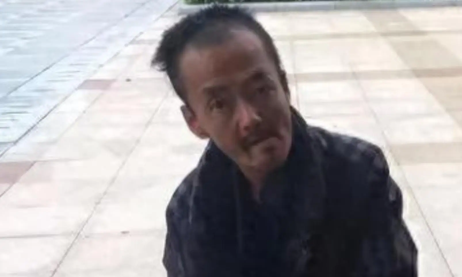 Nam sinh được cả làng kỳ vọng, đang du học Đức bỗng biến mất, 14 năm sau phát hiện sống vô gia cư: Khởi nguồn bi kịch do thiếu kỹ năng sống- Ảnh 2. Nam sinh được cả làng kỳ vọng, đang du học Đức bỗng biến mất, 14 năm sau phát hiện sống vô gia cư: Khởi nguồn bi kịch do thiếu kỹ năng sống- Ảnh 2.