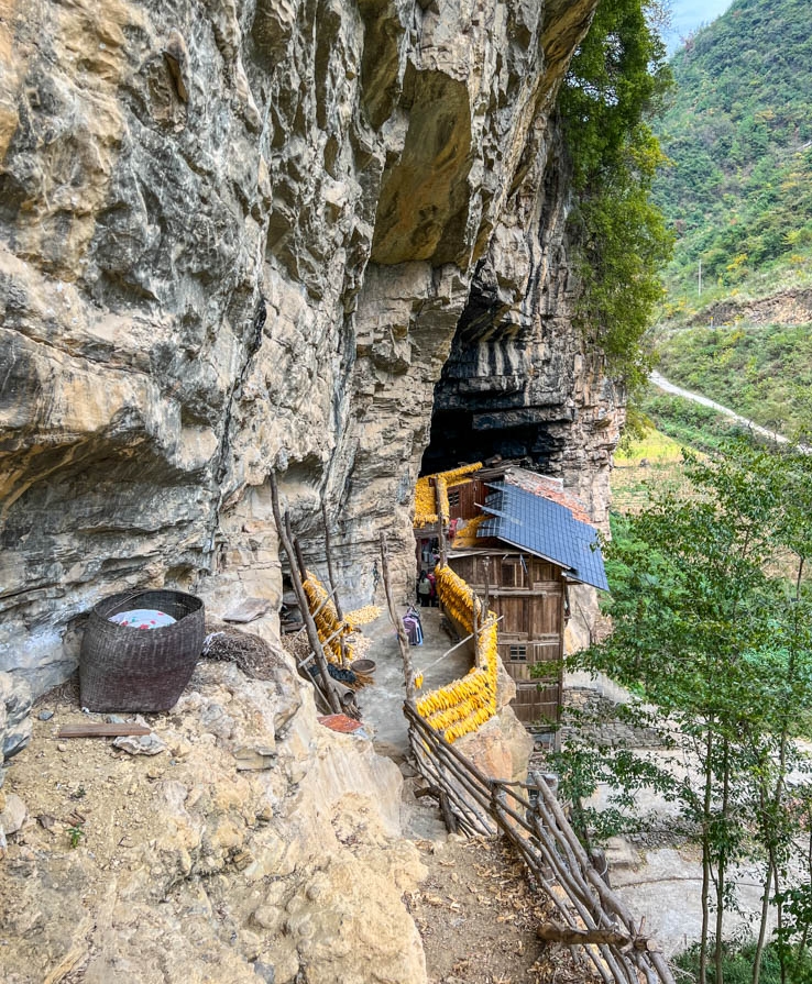 Có gì bên trong biệt thự gỗ 5 tầng 