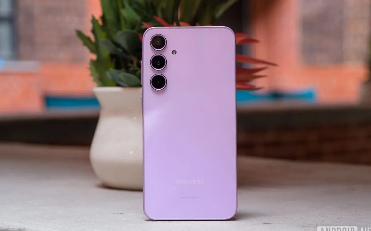 Điện thoại giá rẻ Samsung bị 'dân tình đồn thổi' là rất tệ, phần mềm thì giật lag: Sự thật có đúng không?