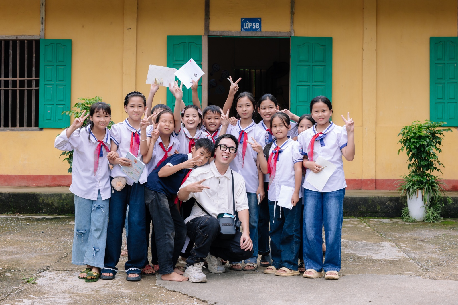 &ldquo;Treo những bữa Thương&rdquo; - Bữa tiệc Trung Thu đặc biệt giữa n&uacute;i rừng, mang niềm vui đến những em nhỏ v&ugrave;ng cao- Ảnh 13.