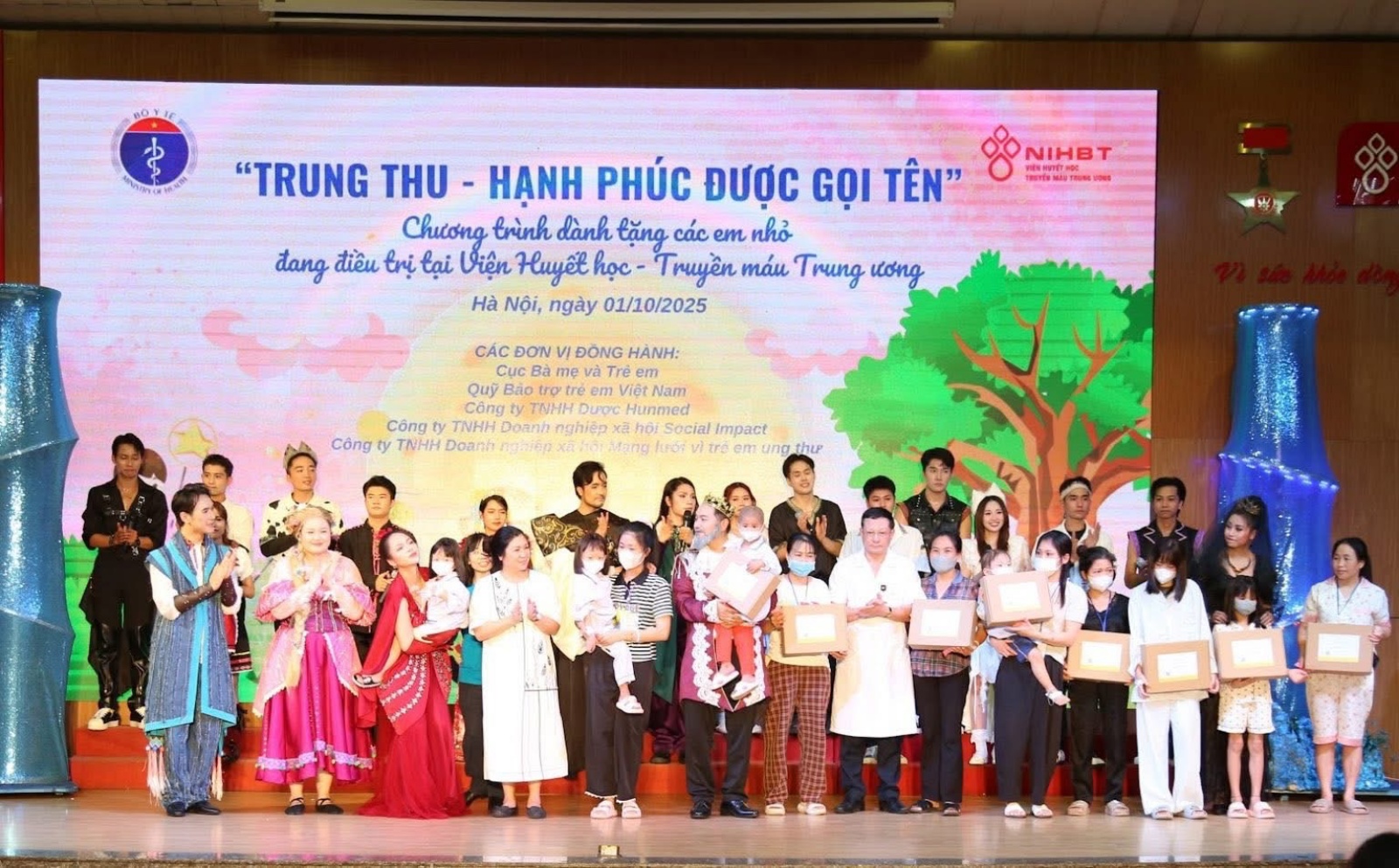 &ldquo;Treo những bữa Thương&rdquo; - Bữa tiệc Trung Thu đặc biệt giữa n&uacute;i rừng, mang niềm vui đến những em nhỏ v&ugrave;ng cao- Ảnh 2.