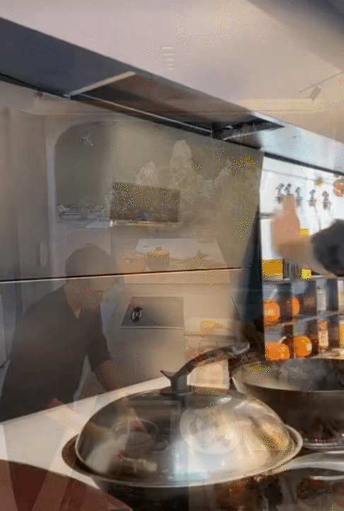 Hội chị em phát sốt trước căn bếp trong mơ của gia chủ như tổng tài - biệt phủ nghìn m² chỉ là nền!- Ảnh 3.