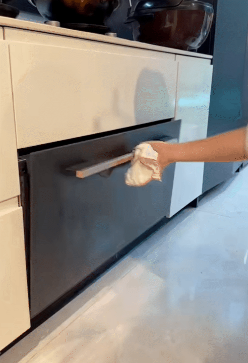 Hội chị em phát sốt trước căn bếp trong mơ của gia chủ như tổng tài - biệt phủ nghìn m² chỉ là nền!- Ảnh 4.