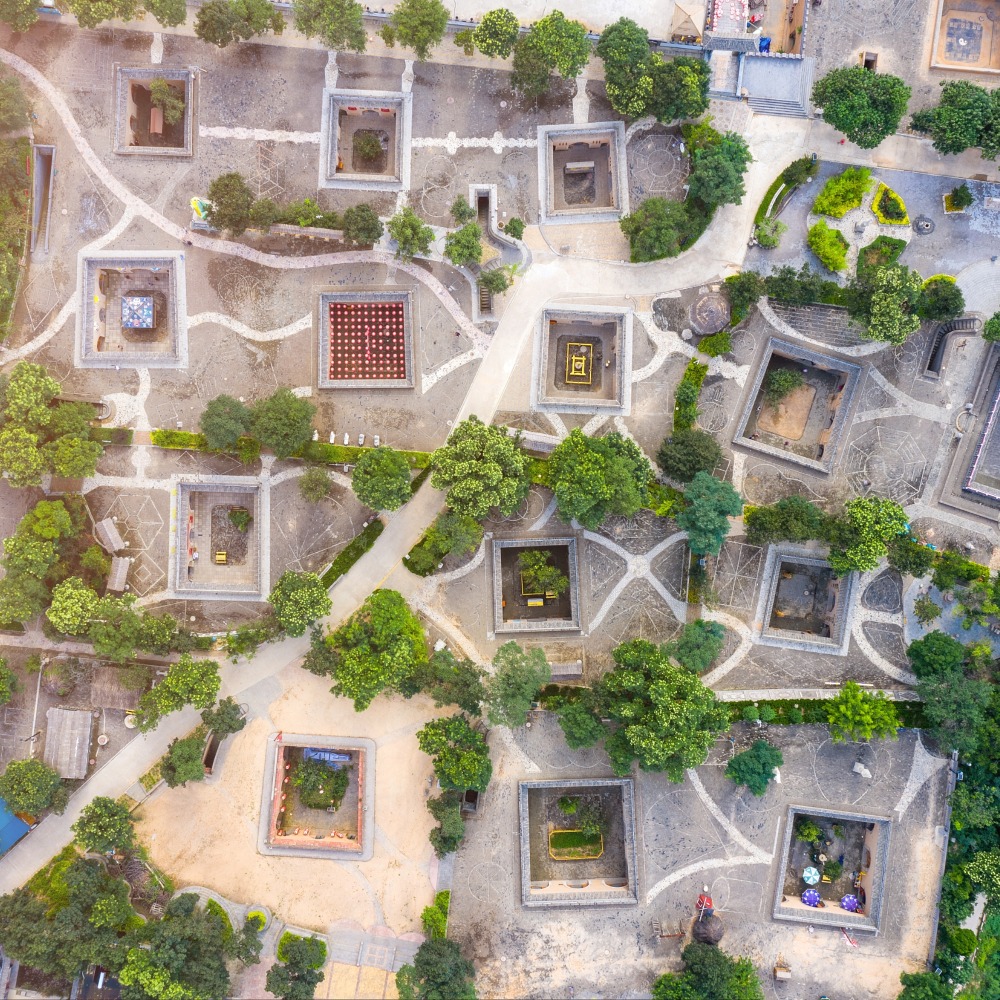 B&ecirc;n trong 10.000 ng&ocirc;i nh&agrave; nằm s&acirc;u dưới 7m đất: Đẳng cấp Trung Quốc, đời người phải thấy qua một lần- Ảnh 1.