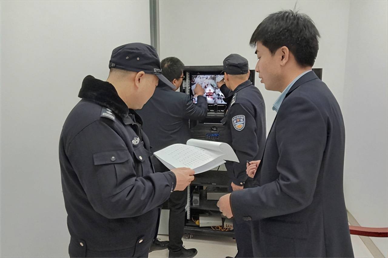 Gửi 70 tỷ đồng vào ngân hàng, 5 năm sau chỉ còn vỏn vẹn 125.000 đồng: Cảnh sát tuyên bố Gửi 70 tỷ đồng vào ngân hàng, 5 năm sau chỉ còn vỏn vẹn 125.000 đồng: Cảnh sát tuyên bố