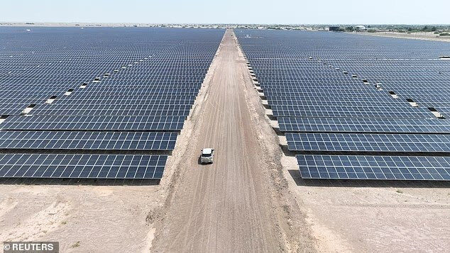 Lần đầu trong lịch sử, điện xanh vượt điện than, mở ra kỷ nguy&ecirc;n năng lượng mới- Ảnh 2.