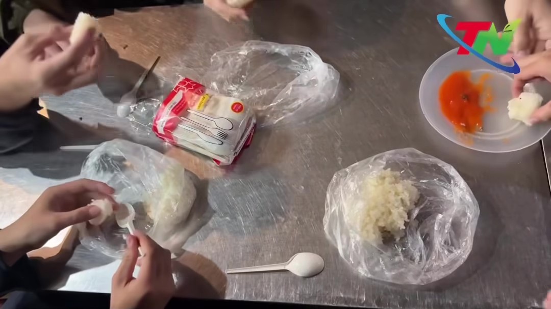 Những bữa ăn s&aacute;ng l&uacute;c... 6h tối: Chữ thương viết thế n&agrave;o cũng kh&ocirc;ng đủ- Ảnh 4.