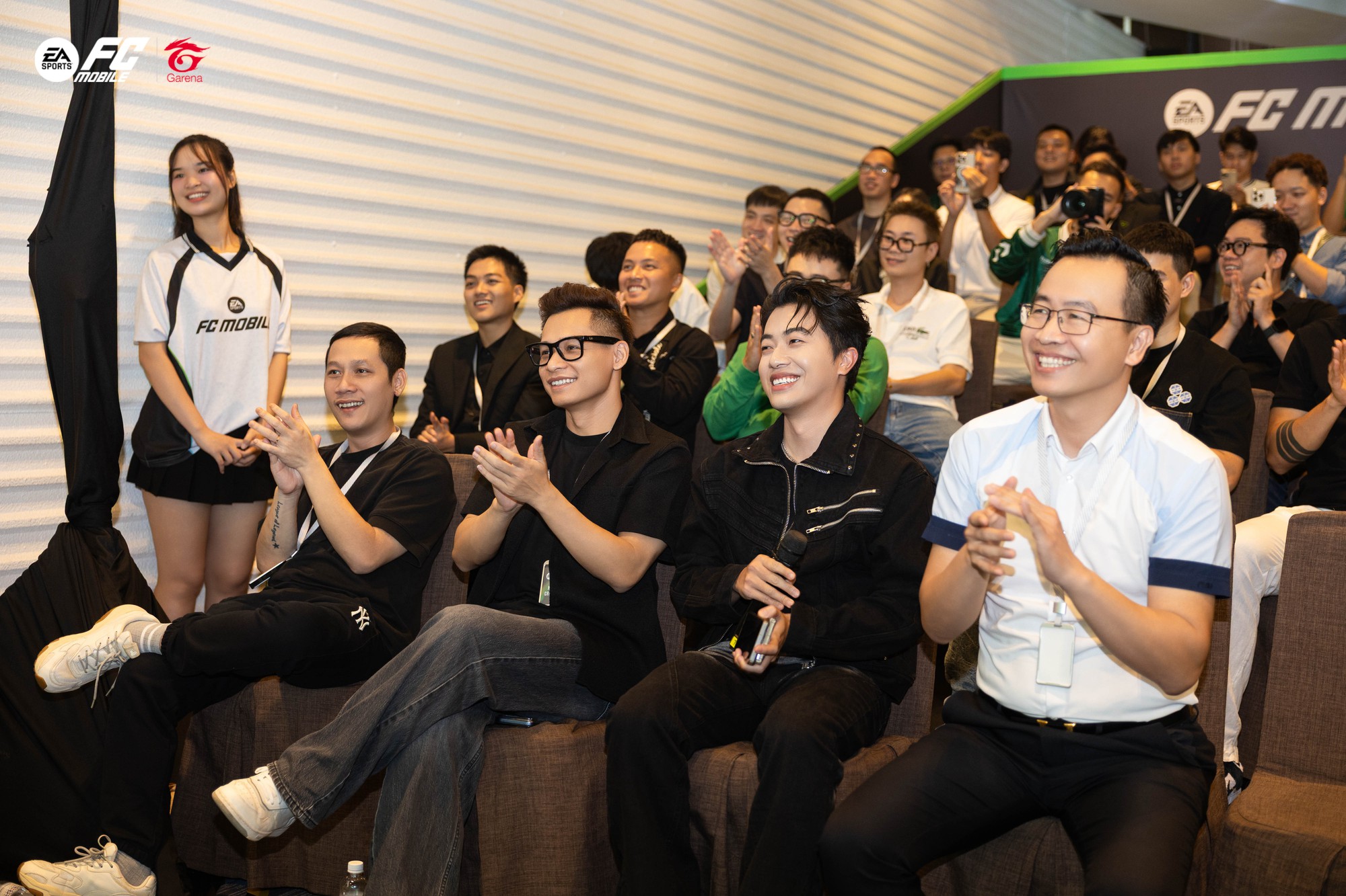 EA SPORTS FC Mobile Việt Nam: C&ocirc;ng bố ng&agrave;y ra mắt c&ugrave;ng d&agrave;n sao b&oacute;ng đ&aacute; v&agrave; streamer đ&igrave;nh đ&aacute;m- Ảnh 2.