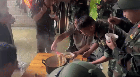 Những bữa ăn s&aacute;ng l&uacute;c... 6h tối: Chữ thương viết thế n&agrave;o cũng kh&ocirc;ng đủ- Ảnh 5.