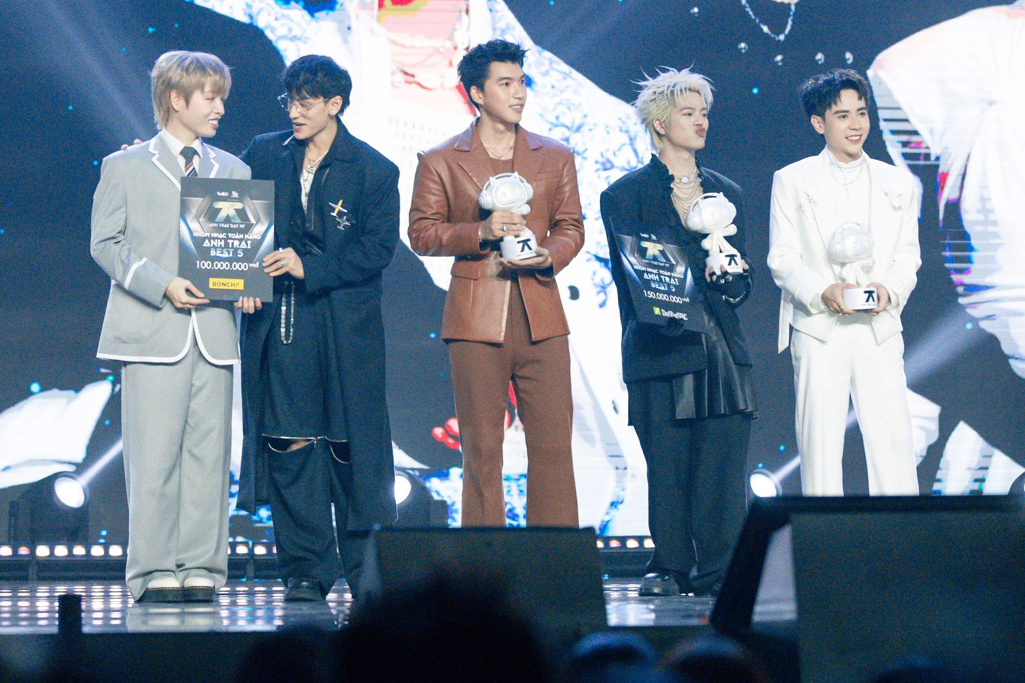 Mỹ nam gốc miền Tây đẹp trai nhất Vbiz: Cả đời không biết xấu là gì, cát xê từ 10.000 đồng đến hàng trăm triệu- Ảnh 6.