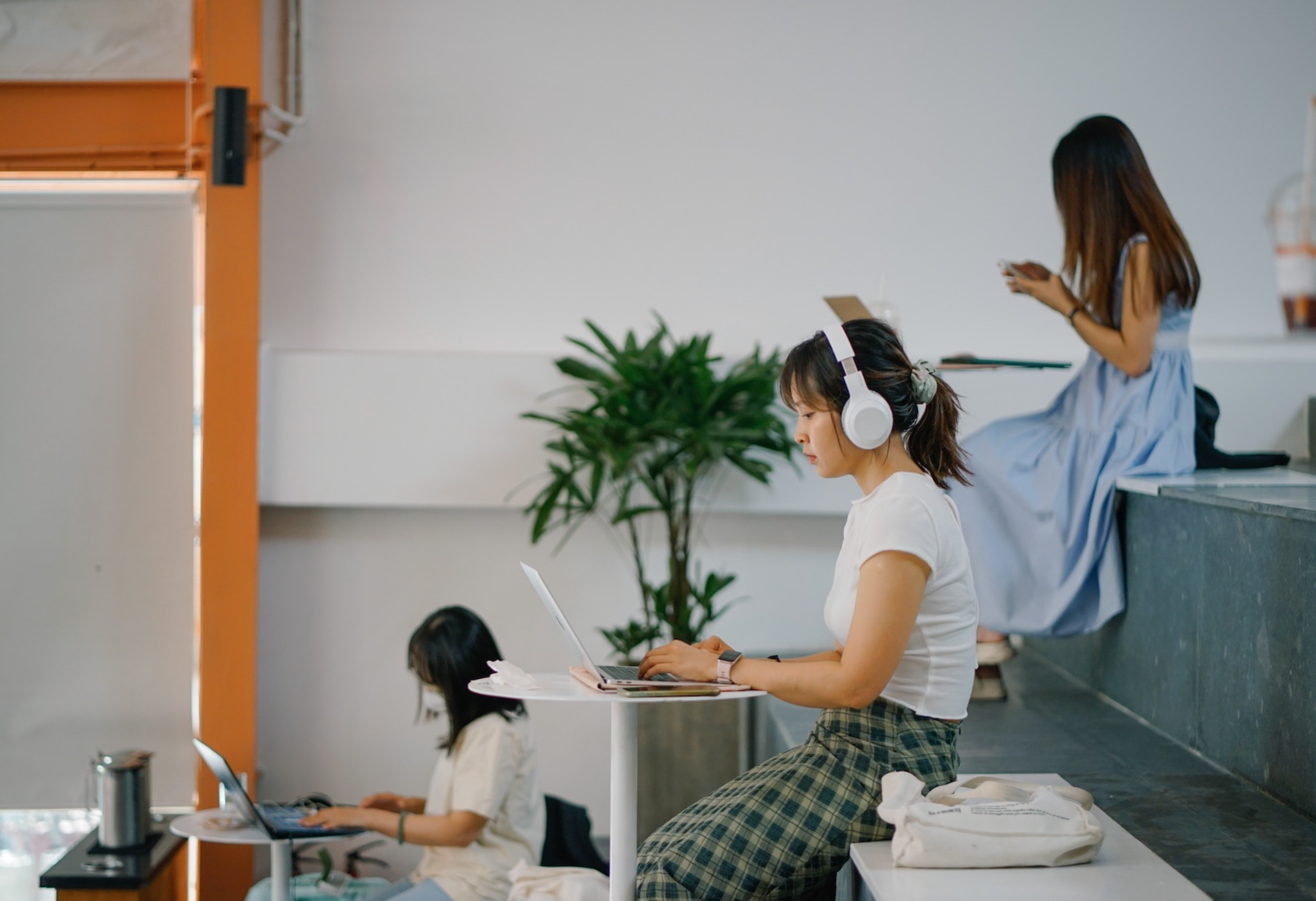 Bất ngờ với hơn 1,6 triệu thanh niên "3 không"- Ảnh 1. Bất ngờ với hơn 1,6 triệu thanh niên "3 không"- Ảnh 1.