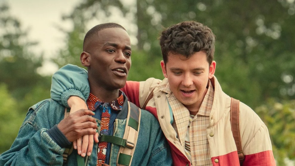 Xem phim Sex Education, t&ocirc;i nghẹn ng&agrave;o nhớ lại lần c&atilde;i nhau với bạn th&acirc;n: Chỉ một c&acirc;u n&oacute;i m&agrave; hai đứa 3 năm rồi chưa li&ecirc;n lạc- Ảnh 1.