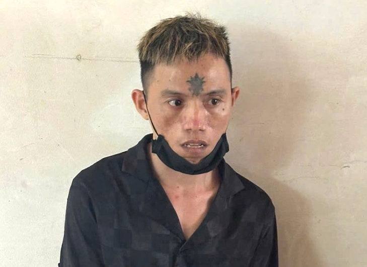 Cô gái bị kề dao vào cổ, cướp điện thoại ở công viên- Ảnh 1.