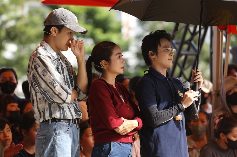 Nam nghệ sĩ miền Tây phải ăn cơm trắng với đường, chan nước lọc bật khóc nức nở- Ảnh 6. Nam nghệ sĩ miền Tây phải ăn cơm trắng với đường, chan nước lọc bật khóc nức nở- Ảnh 6.