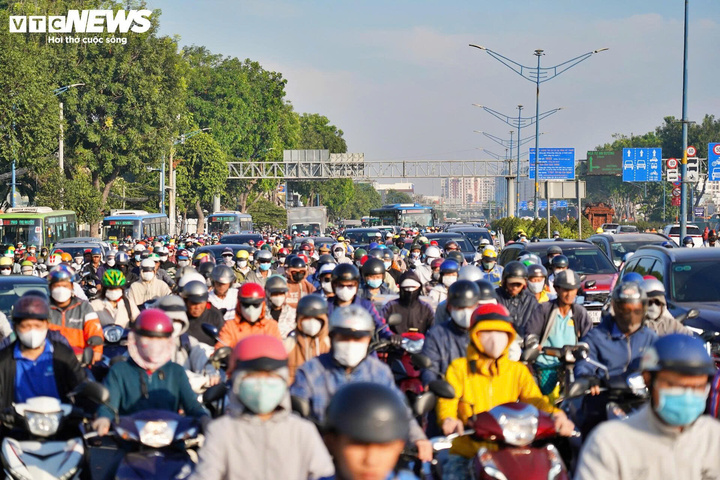 TP.HCM cam kết đủ trạm sạc, đủ điện để chuyển đổi xe xăng sang xe điện- Ảnh 8.