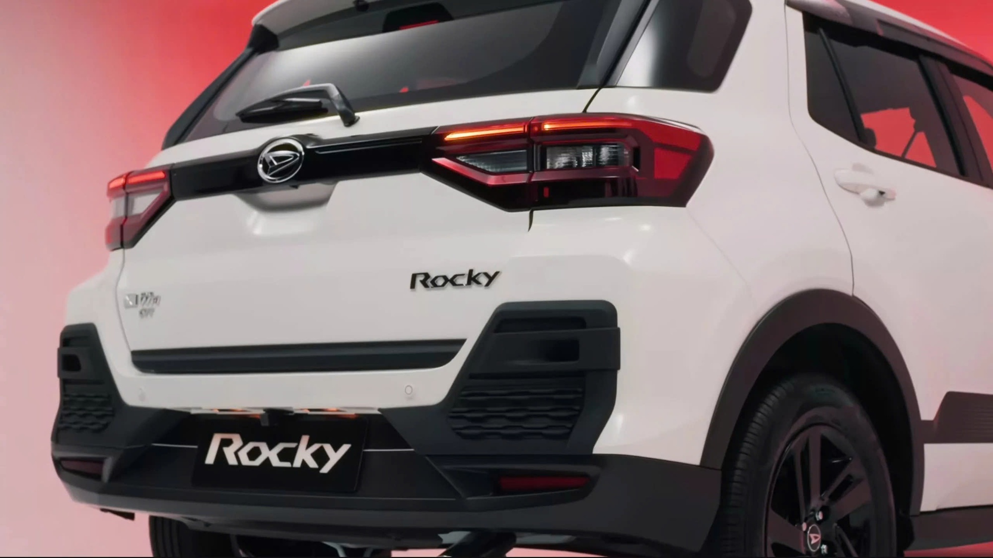 'Người anh em' của Toyota Raize có bản độ cực chất: Đầu xe hầm hố, cản trước mới, mâm sơn đen, động cơ không đổi- Ảnh 3. 'Người anh em' của Toyota Raize có bản độ cực chất: Đầu xe hầm hố, cản trước mới, mâm sơn đen, động cơ không đổi- Ảnh 3.