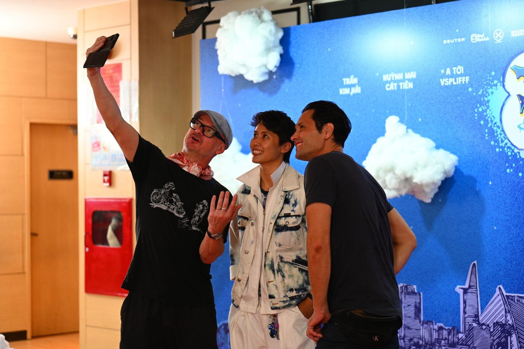 Phim Việt “Đợi Gì, Mơ Đi!” khiến khán giả vì cười nhiều mà khóc cũng không ít- Ảnh 1.