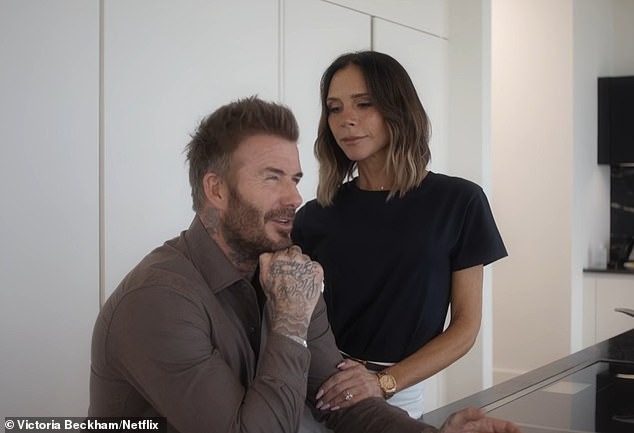 Chưa thấy ông chồng nào "máu lạnh" như David Beckham- Ảnh 2. Chưa thấy ông chồng nào "máu lạnh" như David Beckham- Ảnh 2.
