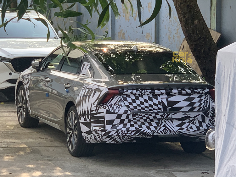 Kia K8 lần đầu được rao bán tại Việt Nam: Bản hybrid bắt đúng 'trend' sống xanh, giá gần 2 tỷ đồng, tương đương C-Class hay 330i nhưng rộng rãi hơn hẳn- Ảnh 3. Kia K8 lần đầu được rao bán tại Việt Nam: Bản hybrid bắt đúng 'trend' sống xanh, giá gần 2 tỷ đồng, tương đương C-Class hay 330i nhưng rộng rãi hơn hẳn- Ảnh 3.