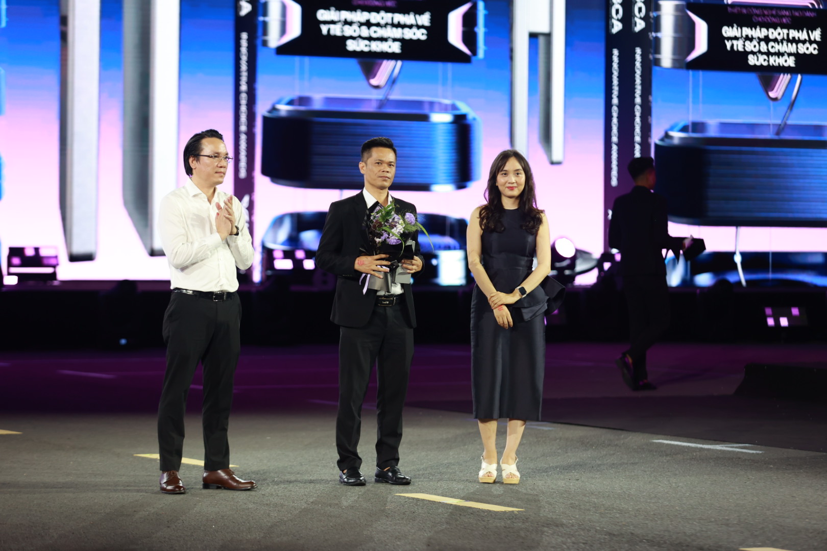 “Ông lớn” thuộc FPT nhận lại “quả ngọt” nhờ quyết tâm làm điều này cho người Việt- Ảnh 1.