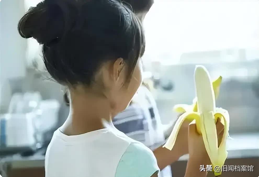 Bé gái 5 tuổi bị nghẹn đến tử vong khi ăn chuối, bố mẹ đòi người hàng xóm đã cho em quả chuối bồi thường 2,7 tỷ đồng: Tòa phán quyết thế nào?- Ảnh 1.