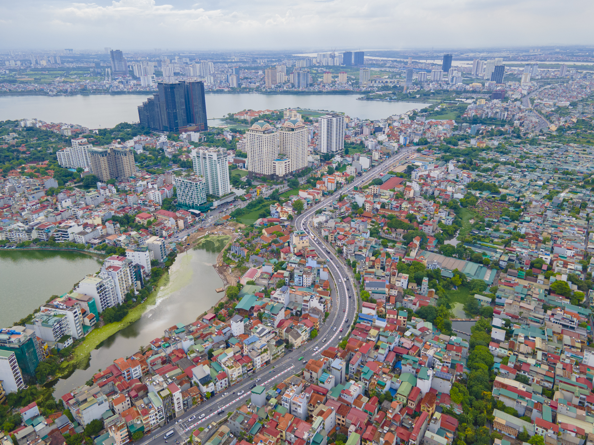Toàn cảnh hai bên bờ sông Hồng trước khi siêu dự án Đại lộ 300.000 tỷ đồng vẽ nên kỳ tích- Ảnh 4. Toàn cảnh hai bên bờ sông Hồng trước khi siêu dự án Đại lộ 300.000 tỷ đồng vẽ nên kỳ tích- Ảnh 4.