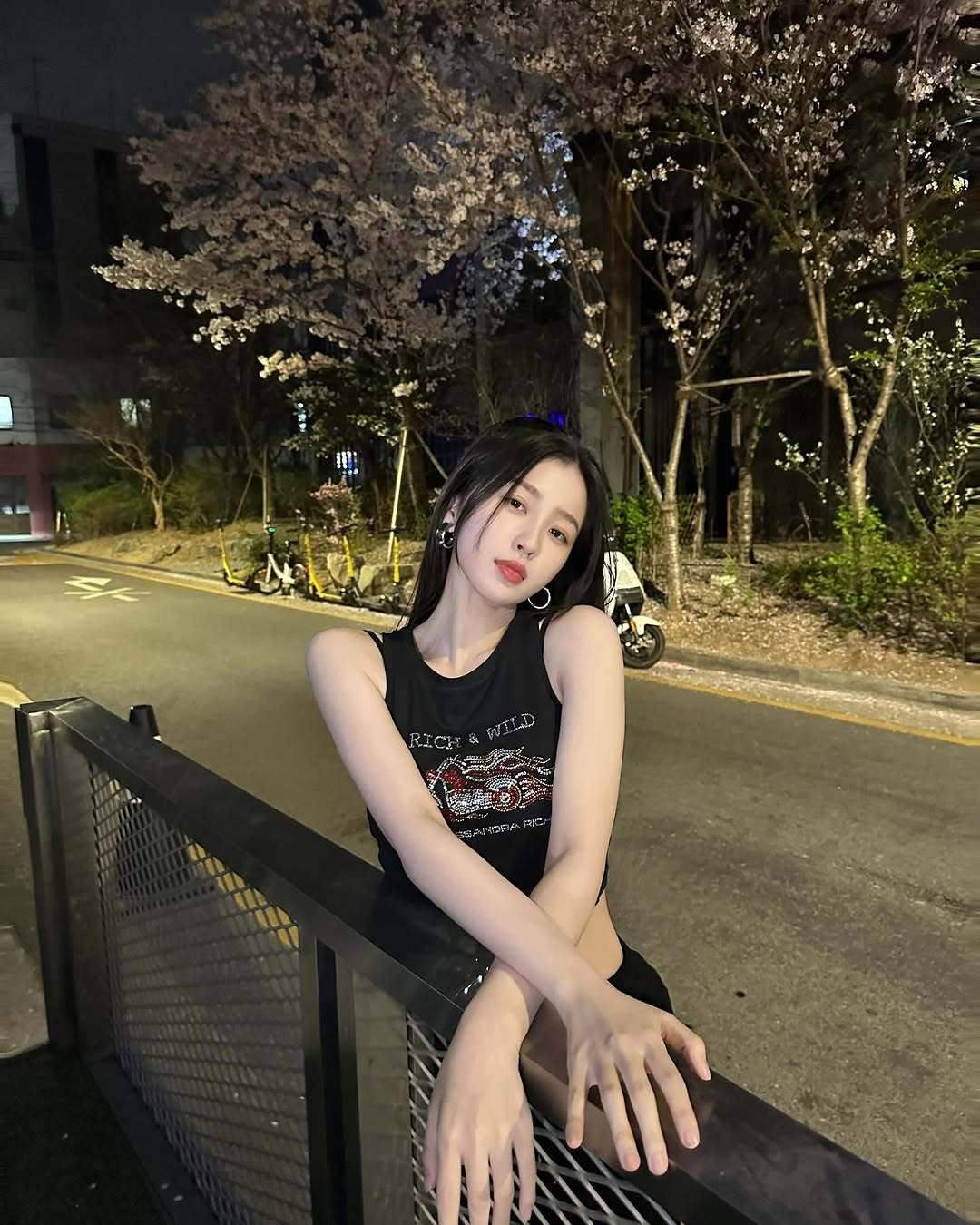 4 mỹ nhân showbiz này không giả tạo thì ai giả tạo?- Ảnh 2. 4 mỹ nhân showbiz này không giả tạo thì ai giả tạo?- Ảnh 2.