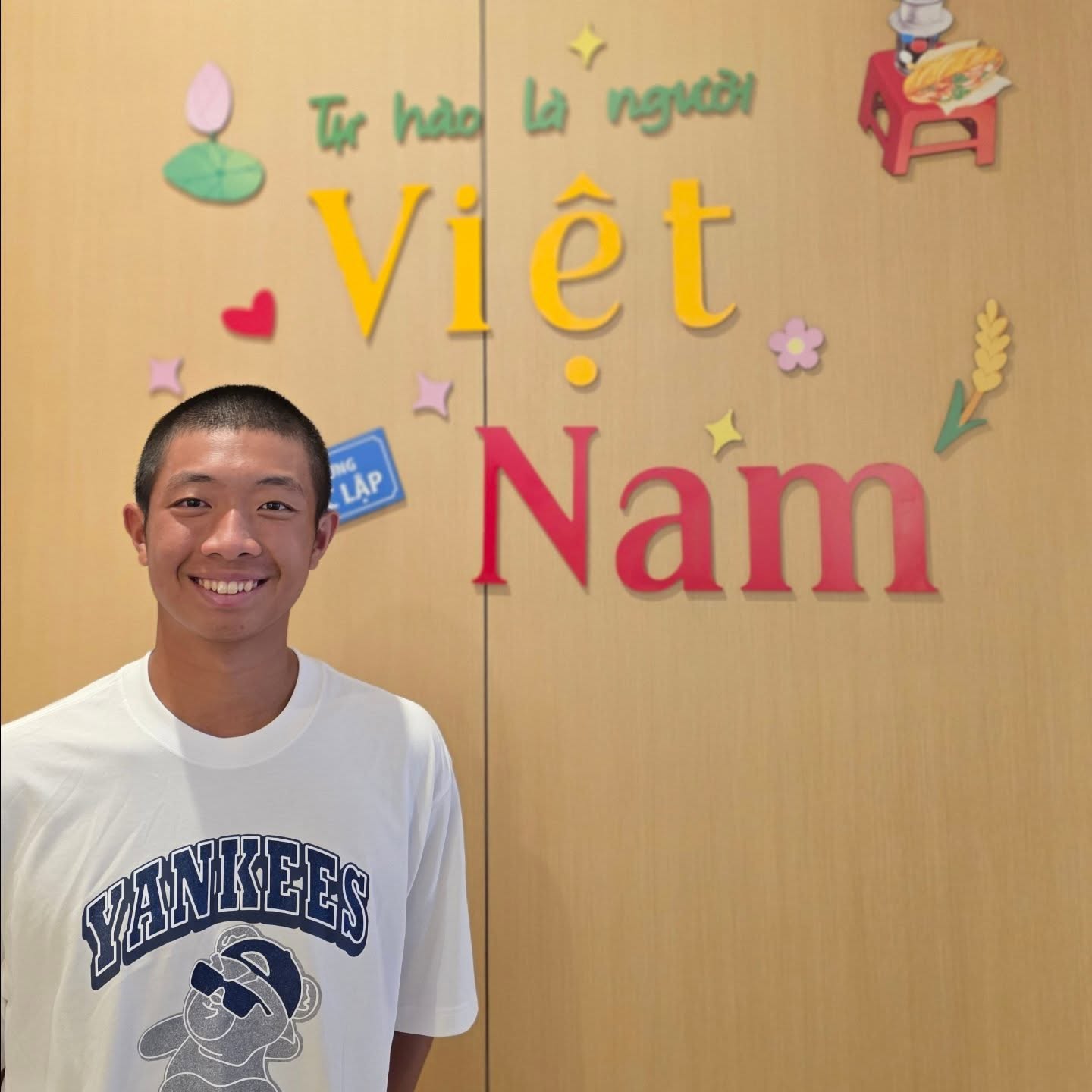 Quang Dương đấu giá vợt pickleball được 200 triệu ủng hộ bà con Cao Bằng, nâng tổng số tiền quyên góp lên 400 triệu- Ảnh 4. Quang Dương đấu giá vợt pickleball được 200 triệu ủng hộ bà con Cao Bằng, nâng tổng số tiền quyên góp lên 400 triệu- Ảnh 4.