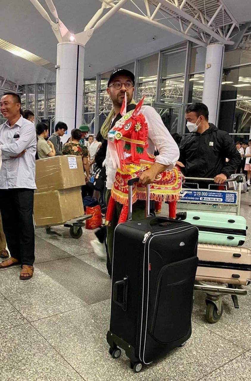 Khách Tây mang theo ngựa vàng mã về nước sau 2 năm giờ ra sao? Bất ngờ với những bức ảnh được anh chia sẻ- Ảnh 1. Khách Tây mang theo ngựa vàng mã về nước sau 2 năm giờ ra sao? Bất ngờ với những bức ảnh được anh chia sẻ- Ảnh 1.