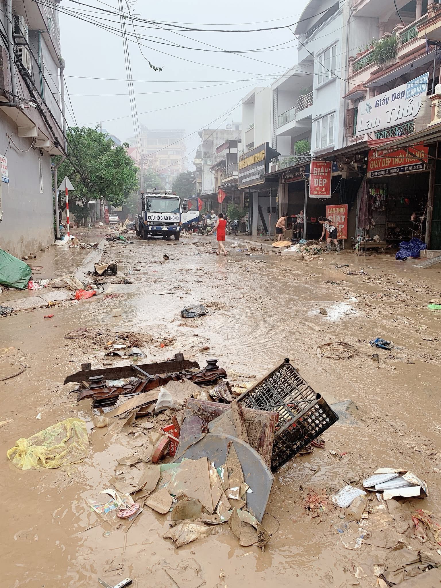 Lũ r&uacute;t, Th&aacute;i Nguy&ecirc;n hiện l&ecirc;n với một khung cảnh tan hoang đến x&oacute;t xa- Ảnh 10.