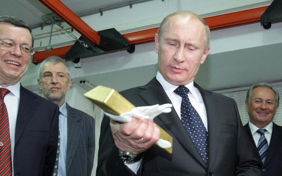 Trung Quốc 'siết' xuất khẩu, công ty Nga thiếu máy móc quan trọng: Công nghiệp quốc phòng Moscow lao đao?- Ảnh 2. Kho báu 2.326 tấn giữa cơn sốt vàng: Nga xây 'pháo đài' kinh tế bất khả xâm phạm trước lệnh trừng phạt