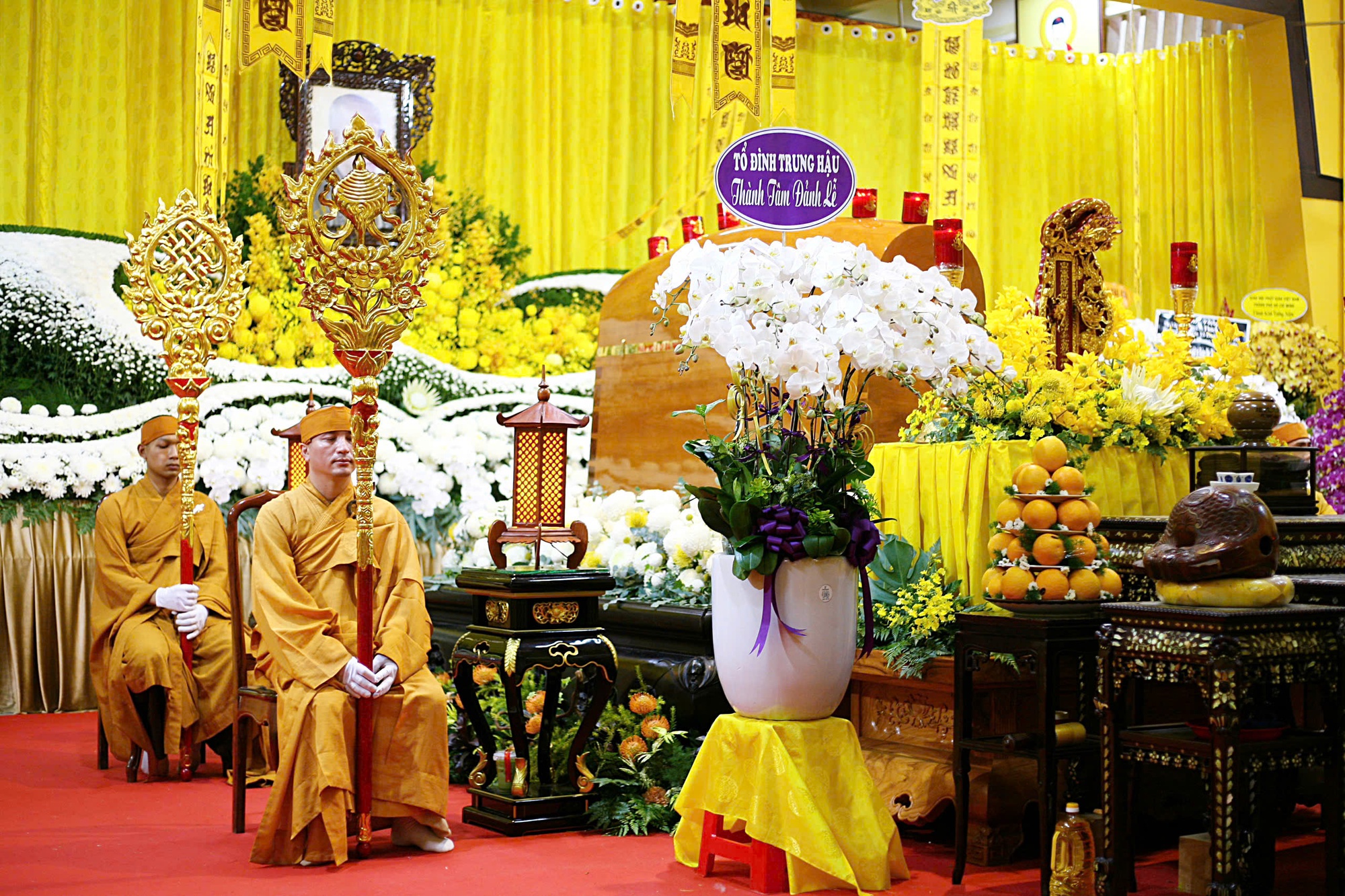 Kim quan cố Trưởng lão Hòa thượng Thích Trí Tịnh tôn trí tại chùa Vĩnh Nghiêm- Ảnh 2. Kim quan cố Trưởng lão Hòa thượng Thích Trí Tịnh tôn trí tại chùa Vĩnh Nghiêm- Ảnh 2.