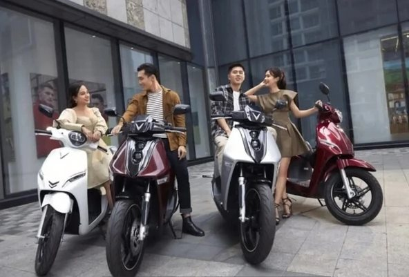 Xe máy điện VinFast bán nhiều gấp 5 lần, Honda mất khách?- Ảnh 2. Xe máy điện VinFast bán nhiều gấp 5 lần, Honda mất khách?- Ảnh 2.