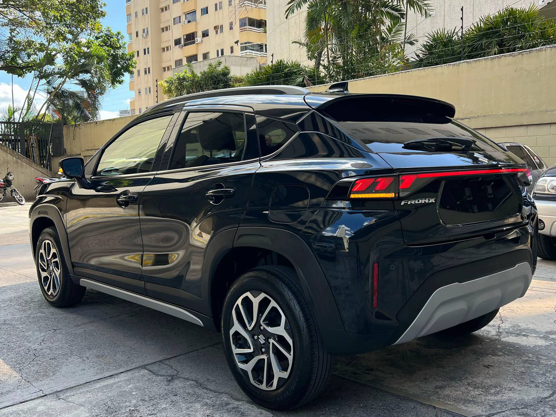 Suzuki Fronx thêm clip ‘nhá hàng’ trước ngày ra mắt Việt Nam: Dự kiến 3 bản, tạm tính từ 520 triệu đồng, có hybrid, ADAS đấu Raize, Sonet- Ảnh 8.