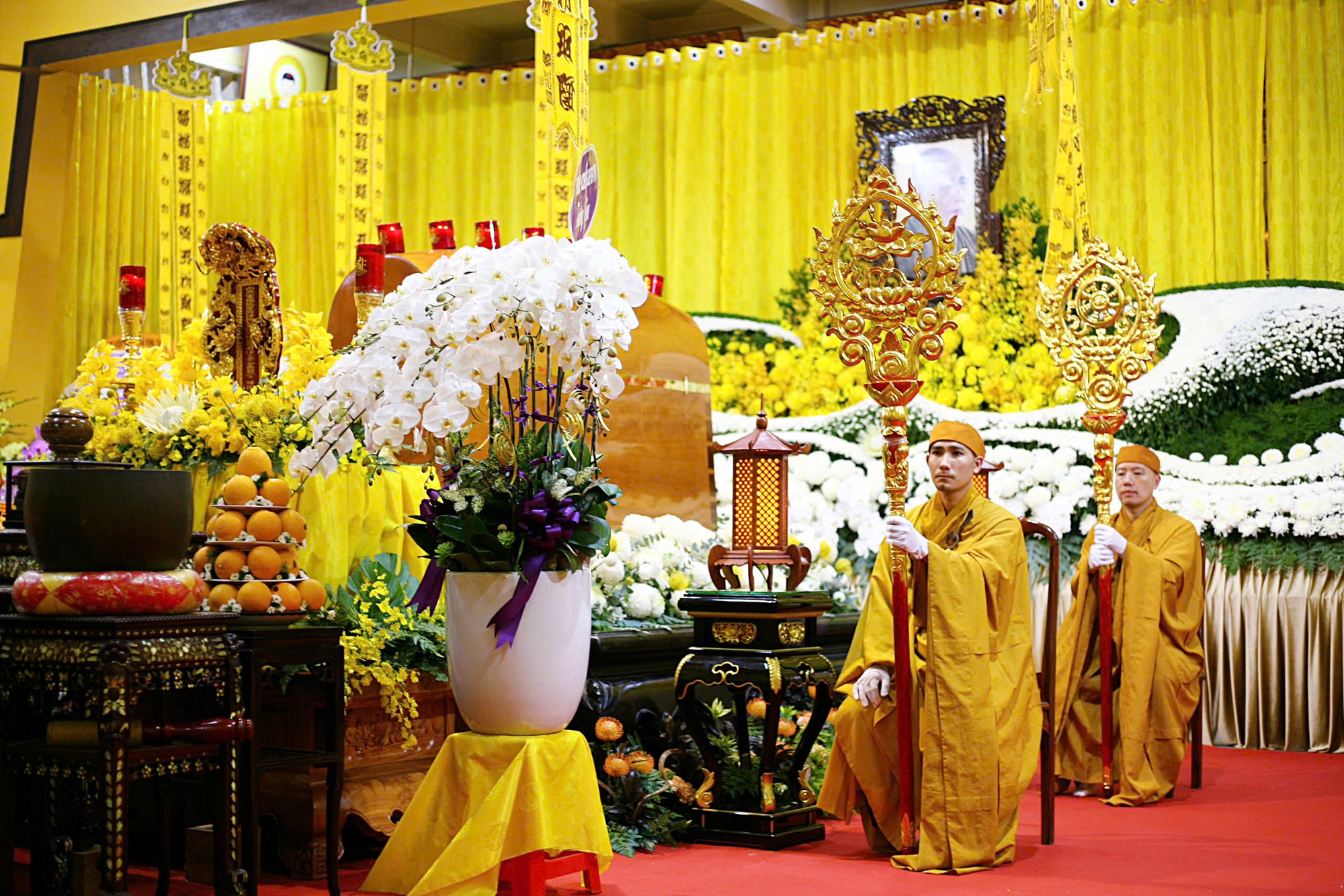 Kim quan cố Trưởng lão Hòa thượng Thích Trí Tịnh tôn trí tại chùa Vĩnh Nghiêm- Ảnh 3. Kim quan cố Trưởng lão Hòa thượng Thích Trí Tịnh tôn trí tại chùa Vĩnh Nghiêm- Ảnh 3.