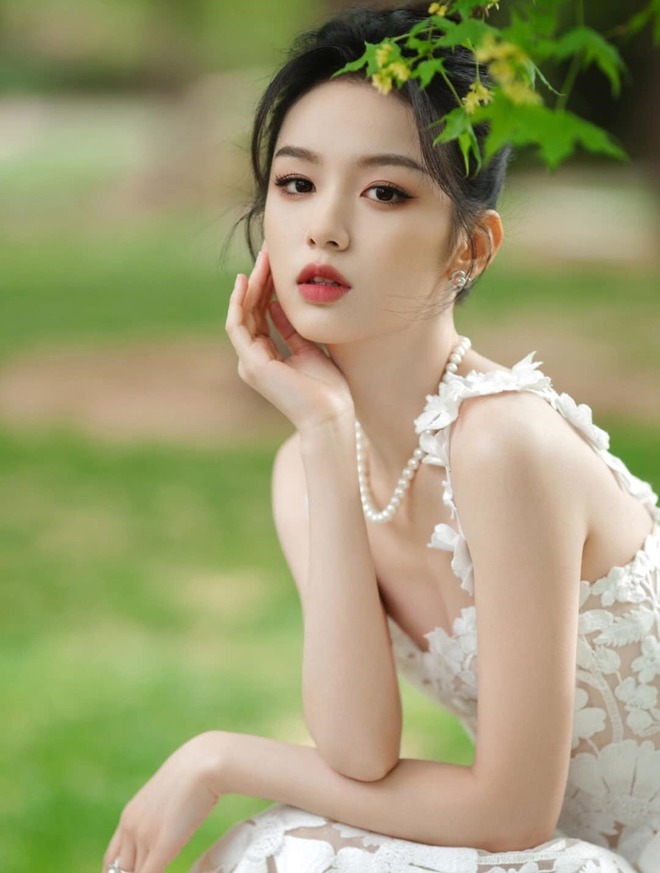 4 mỹ nhân showbiz này không giả tạo thì ai giả tạo?- Ảnh 3. 4 mỹ nhân showbiz này không giả tạo thì ai giả tạo?- Ảnh 3.