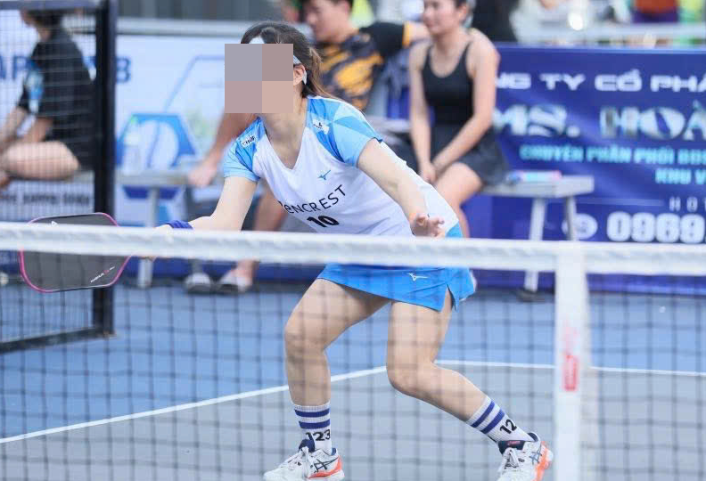 Cố Gắng Cứu Bóng Khi Chơi Pickleball, Nhiều Người Phải Cấp Cứu- Ảnh 1. Cố Gắng Cứu Bóng Khi Chơi Pickleball, Nhiều Người Phải Cấp Cứu- Ảnh 1.
