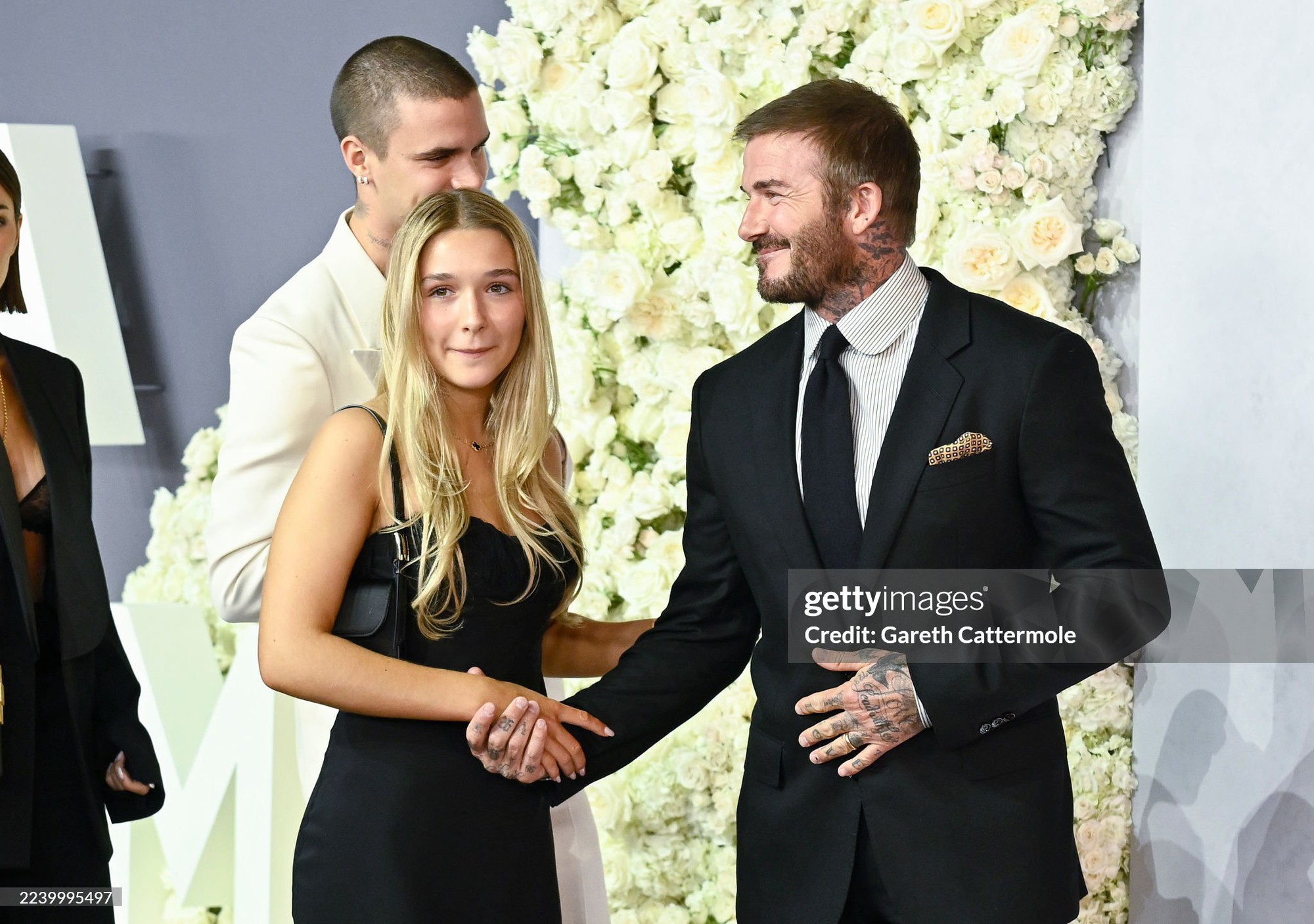 Tiểu thư Harper Beckham chiếm trọn spotlight ở buổi ra mắt phim của mẹ - Victoria, Tiểu thư Harper Beckham chiếm trọn spotlight ở buổi ra mắt phim của mẹ - Victoria,