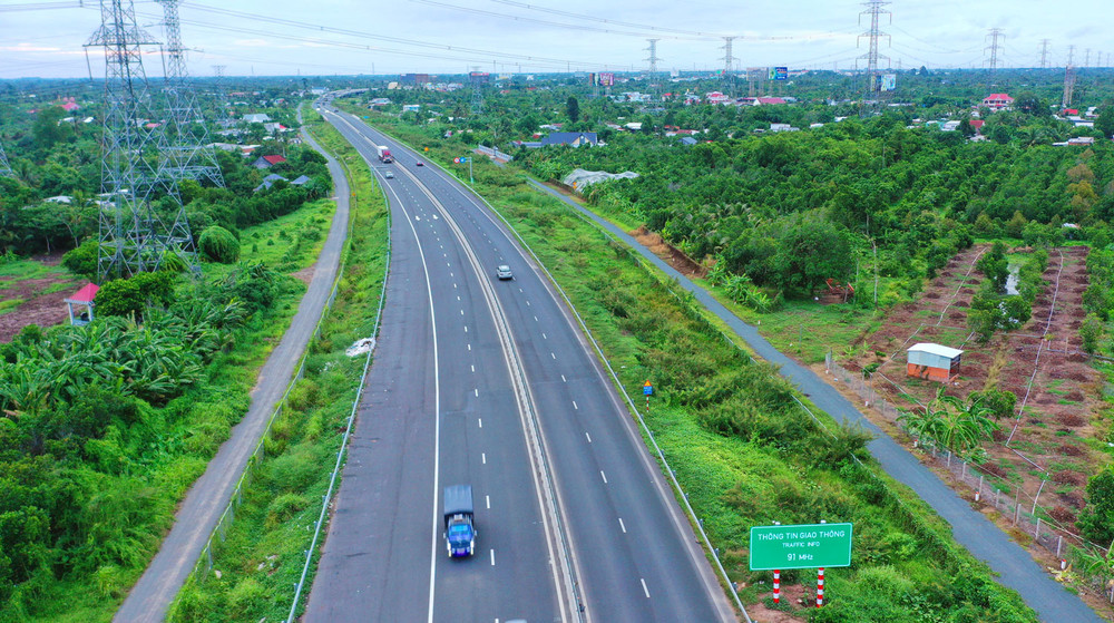 "Đại gia phố núi" vang bóng một thời nay nợ ngập đầu, lỗ lũy kế hàng nghìn tỷ nhưng vẫn xin đầu tư cao tốc gần 77.000 tỷ đồng- Ảnh 2. "Đại gia phố núi" vang bóng một thời nay nợ ngập đầu, lỗ lũy kế hàng nghìn tỷ nhưng vẫn xin đầu tư cao tốc gần 77.000 tỷ đồng- Ảnh 2.