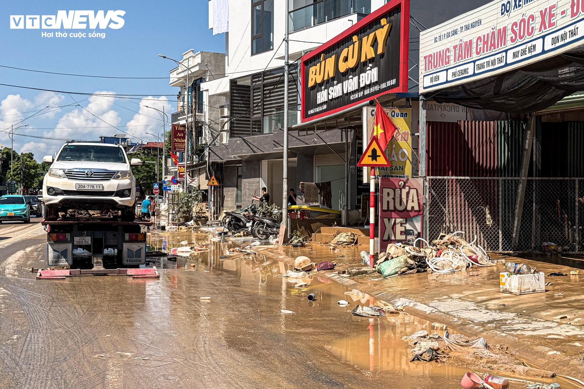 H&igrave;nh ảnh Th&aacute;i Nguy&ecirc;n tan hoang sau lũ lịch sử- Ảnh 13.