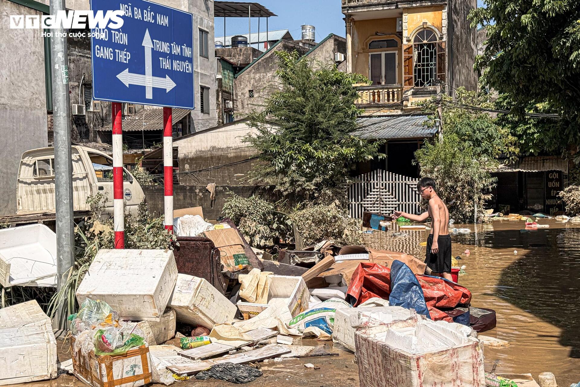 H&igrave;nh ảnh Th&aacute;i Nguy&ecirc;n tan hoang sau lũ lịch sử- Ảnh 15.