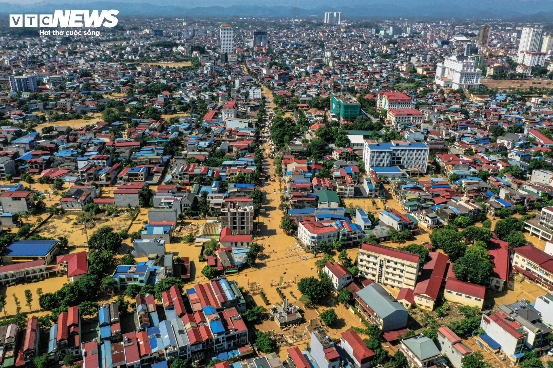 H&igrave;nh ảnh Th&aacute;i Nguy&ecirc;n tan hoang sau lũ lịch sử- Ảnh 1.