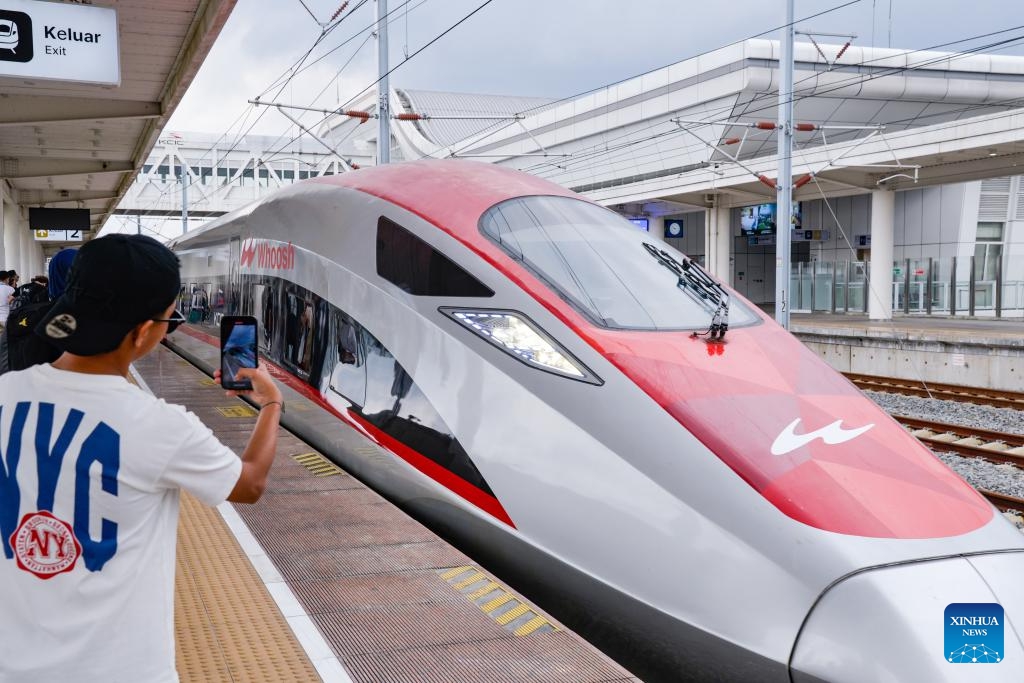 Nợ đường sắt c&ograve;n treo, nước ĐN&Aacute; lại bắt tay Trung Quốc x&acirc;y tuyến t&agrave;u điện ngầm mới: Người d&acirc;n lo lắng g&igrave;?- Ảnh 1.