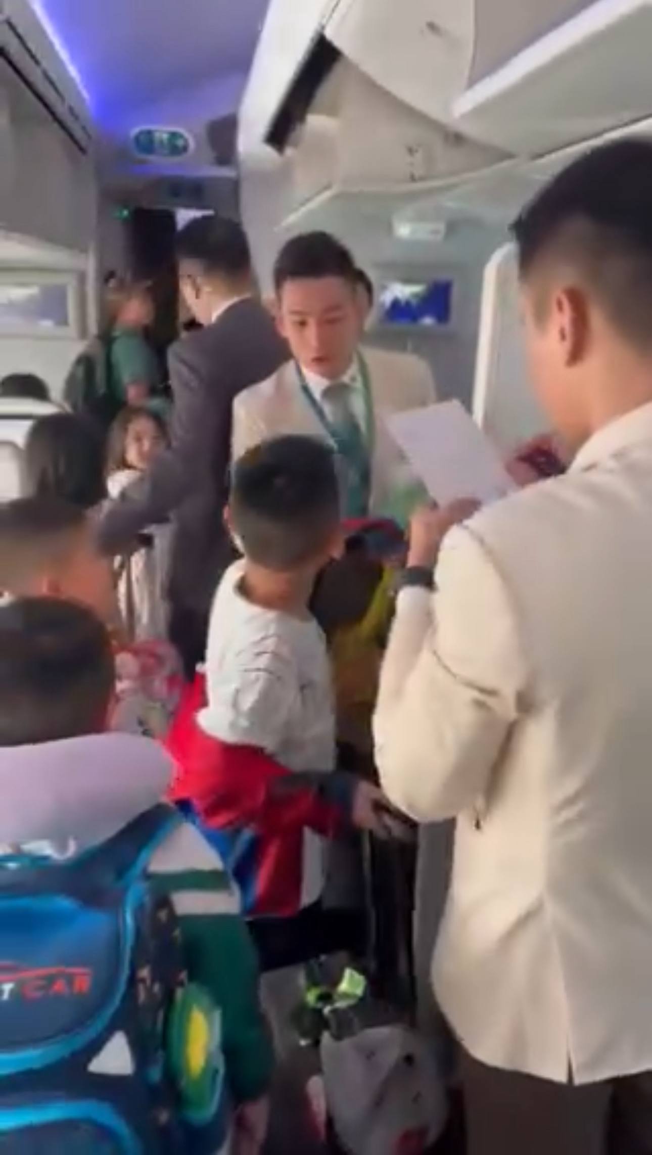 Chuyến bay tiếp viên Bamboo Airways sẽ nhớ suốt đời- Ảnh 4. Chuyến bay tiếp viên Bamboo Airways sẽ nhớ suốt đời- Ảnh 4.