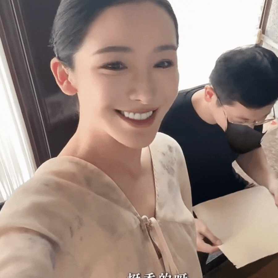 Phú bà ở biệt phủ 1200m2 làm gì lúc rảnh: Mang 5000 con tằm về làm chăn tặng mẹ chồng, chặt tre ngay tại nhà làm giấy tặng chồng, bảo sao được yêu chiều đến thế!- Ảnh 32. Phú bà ở biệt phủ 1200m2 làm gì lúc rảnh: Mang 5000 con tằm về làm chăn tặng mẹ chồng, chặt tre ngay tại nhà làm giấy tặng chồng, bảo sao được yêu chiều đến thế!- Ảnh 32.