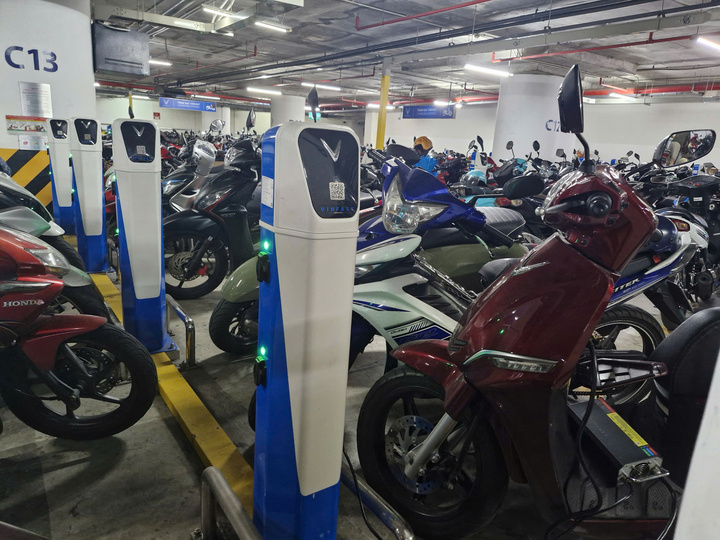 V-Green sẽ lắp đặt trạm sạc xe điện tại các khu vực công cộng TP.HCM- Ảnh 5.