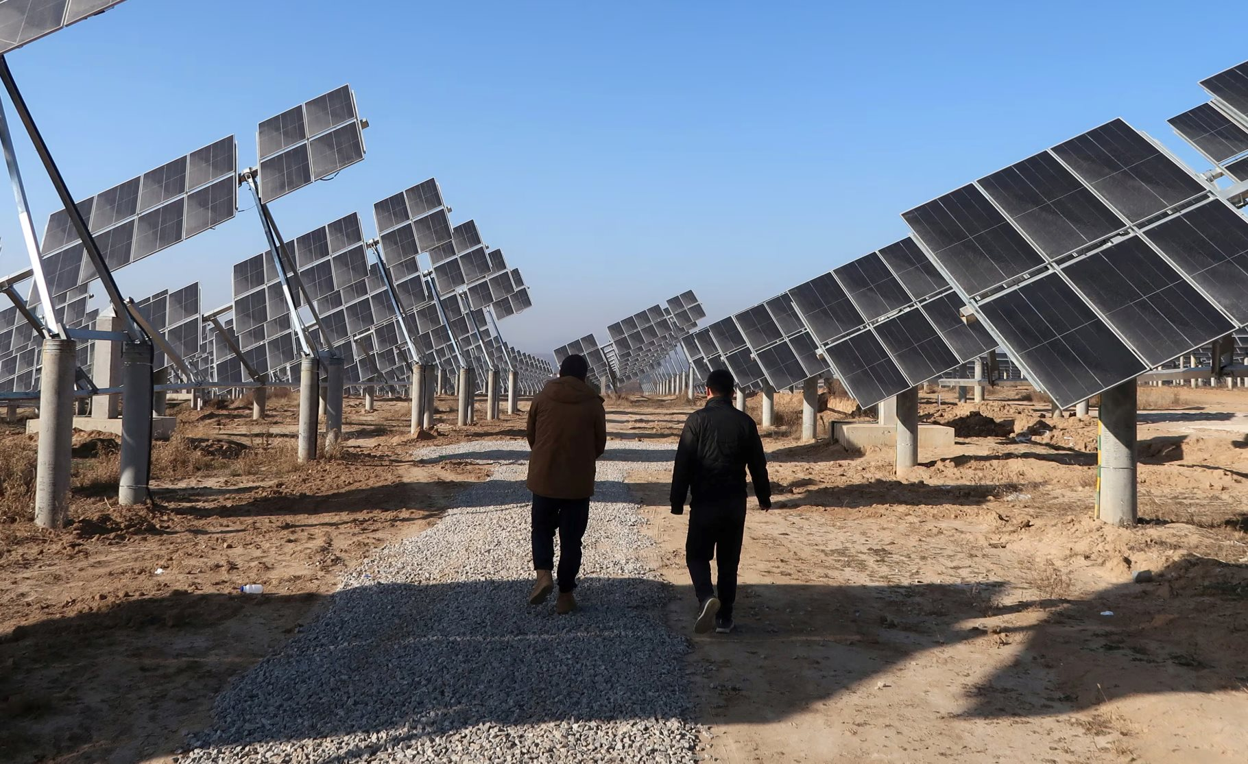 Nhật Bản sắp tạo ra c&aacute;c tấm pin mặt trời si&ecirc;u mỏng, c&oacute; thể bẻ cong, d&aacute;n h&agrave;ng loạt l&ecirc;n tường, m&aacute;i nh&agrave;- Ảnh 7.