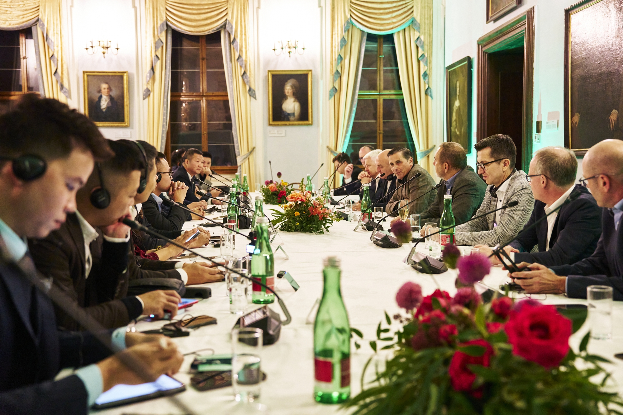 Skoda không ngại cạnh tranh xe Trung Quốc, sẽ làm điều ‘chưa hãng xe châu Âu nào làm được’, mang cả xe điện mới nhất cho người Việt- Ảnh 1.