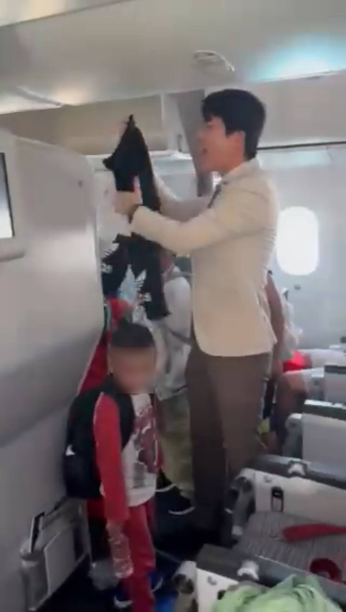 Chuyến bay tiếp viên Bamboo Airways sẽ nhớ suốt đời- Ảnh 2. Chuyến bay tiếp viên Bamboo Airways sẽ nhớ suốt đời- Ảnh 2.