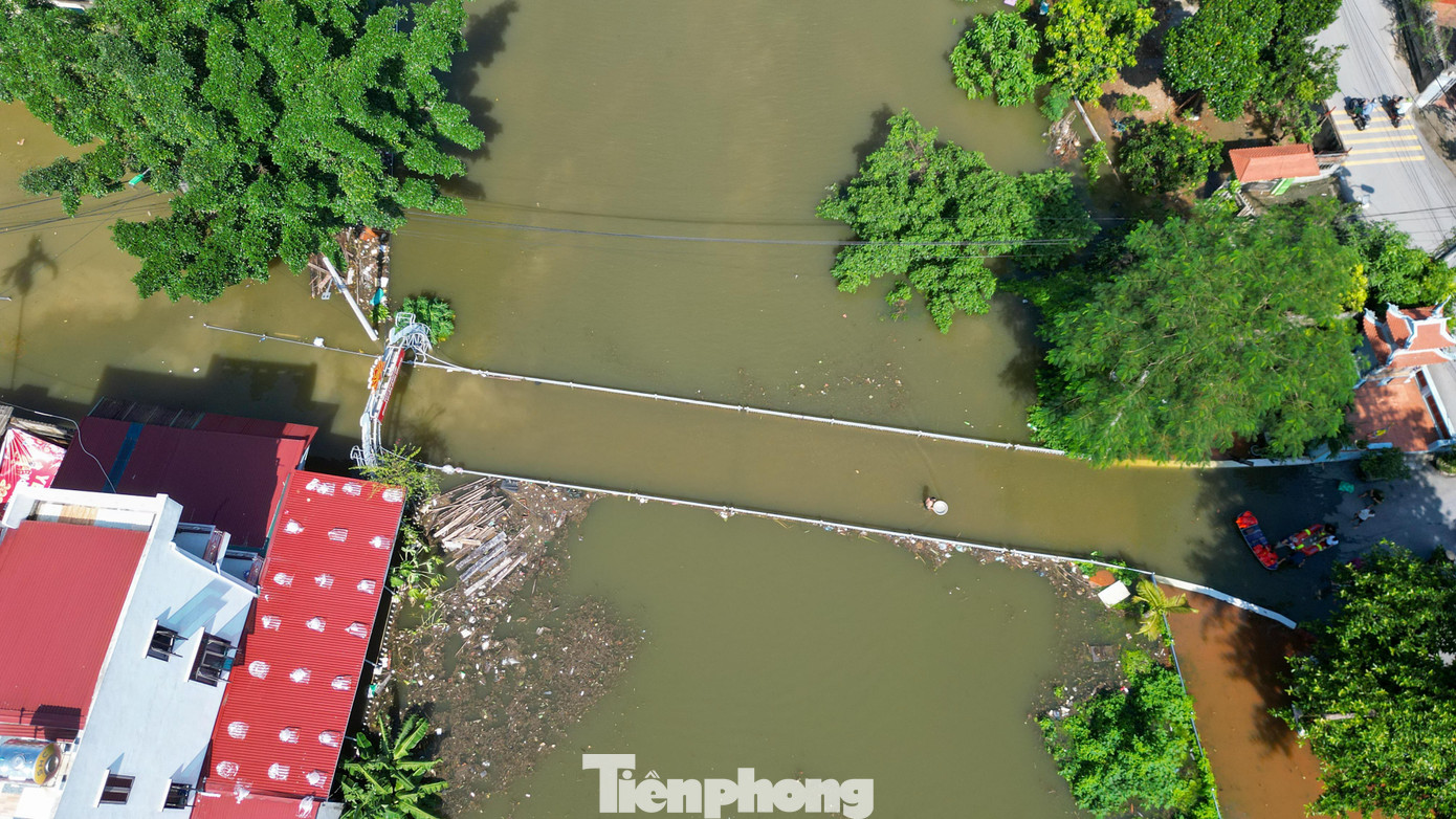 Biệt thự chìm trong biển nước, làng Quả Cảm thành "ốc đảo" giữa Bắc Ninh- Ảnh 5.